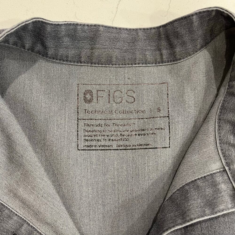 Figs Rafaela Oversized Scrub Top Graphite size Small - Picture 3 of 4